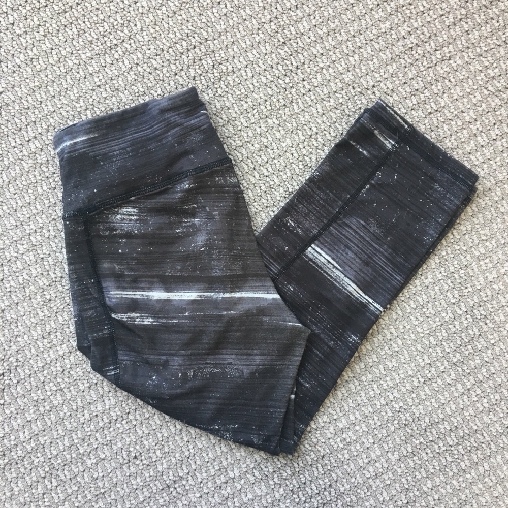 Old Navy workout crop leggings, black/white, M